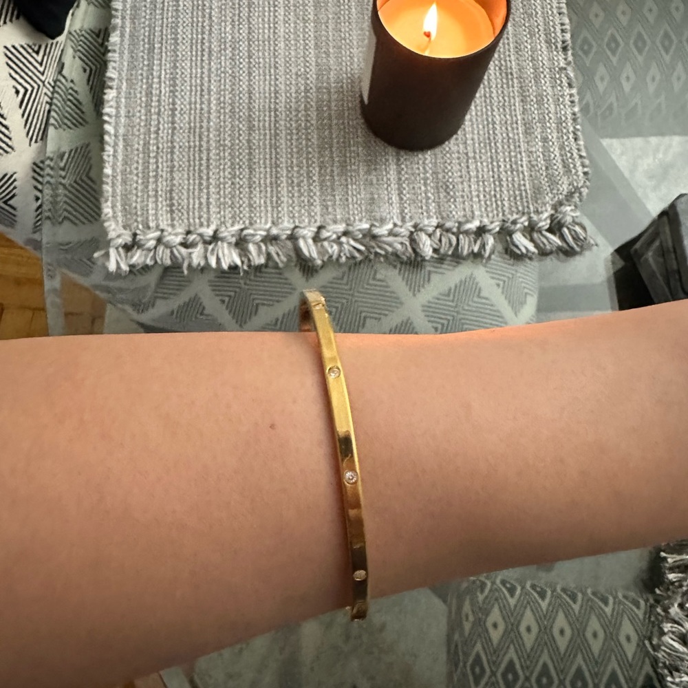 Gold bangle - Picture 3 of 4